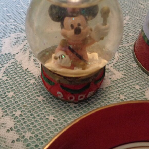 VINTAGE TINS MICKY KEN SHIRT COQUETTE BOW HEART NOVA SCOTTIA PL ETC. LOT - Picture 10 of 11